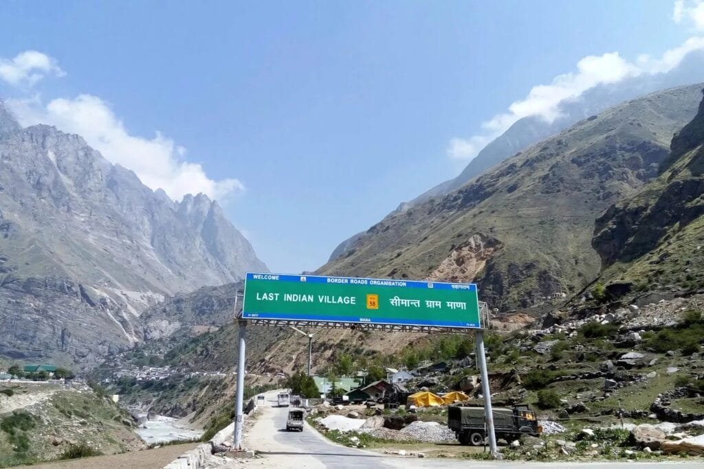 mana village; last indian village mana; mana village near Badrinath Temple